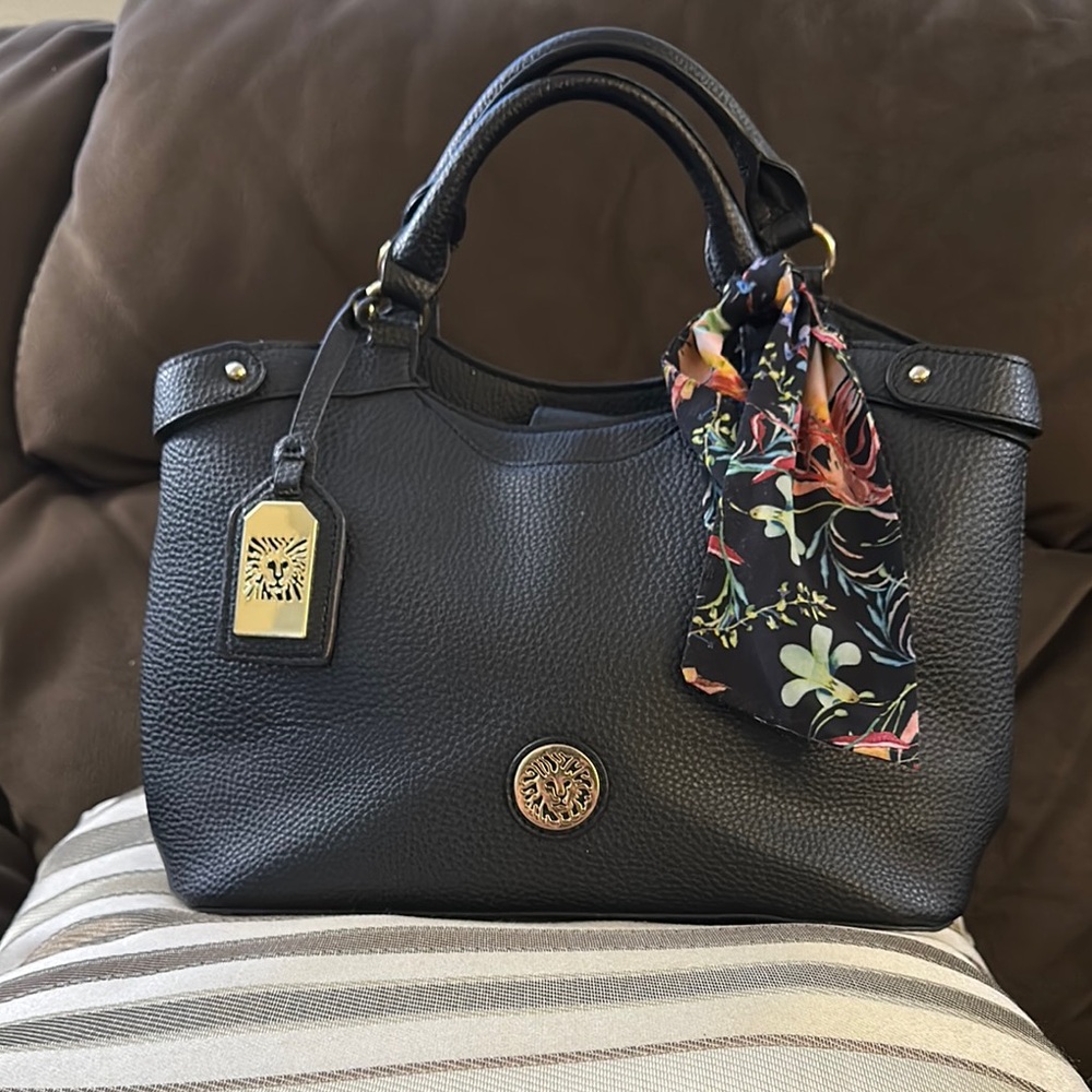 Anne Klein black purse